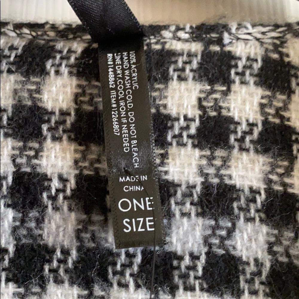 Torrid BLACK GINGHAM RUFFLE RUANA CAPE - Picture 6 of 6